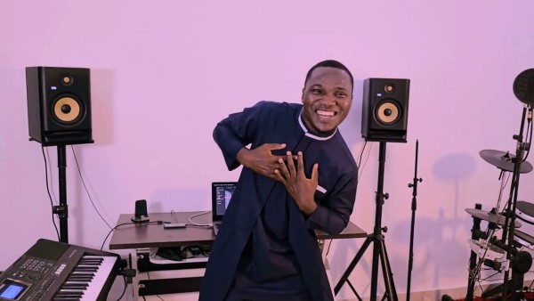 MP3 DOWNLOAD: Pastor Courage - I Hail You [+ Lyrics] | CeeNaija